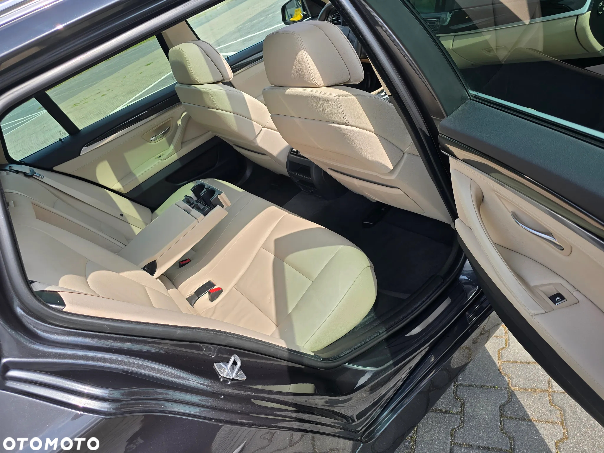 BMW Seria 5 520d Touring Luxury Line - 14