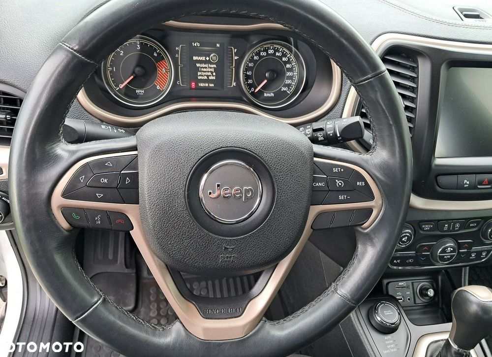Jeep Cherokee - 23