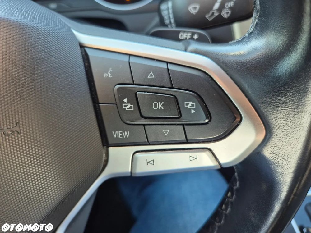 Volkswagen Passat Variant 2.0 TDI EVO Essence DSG - 23