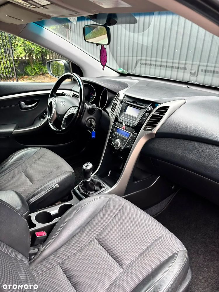 Hyundai i30 1.6 CRDi Fifa World Cup Edition - 18