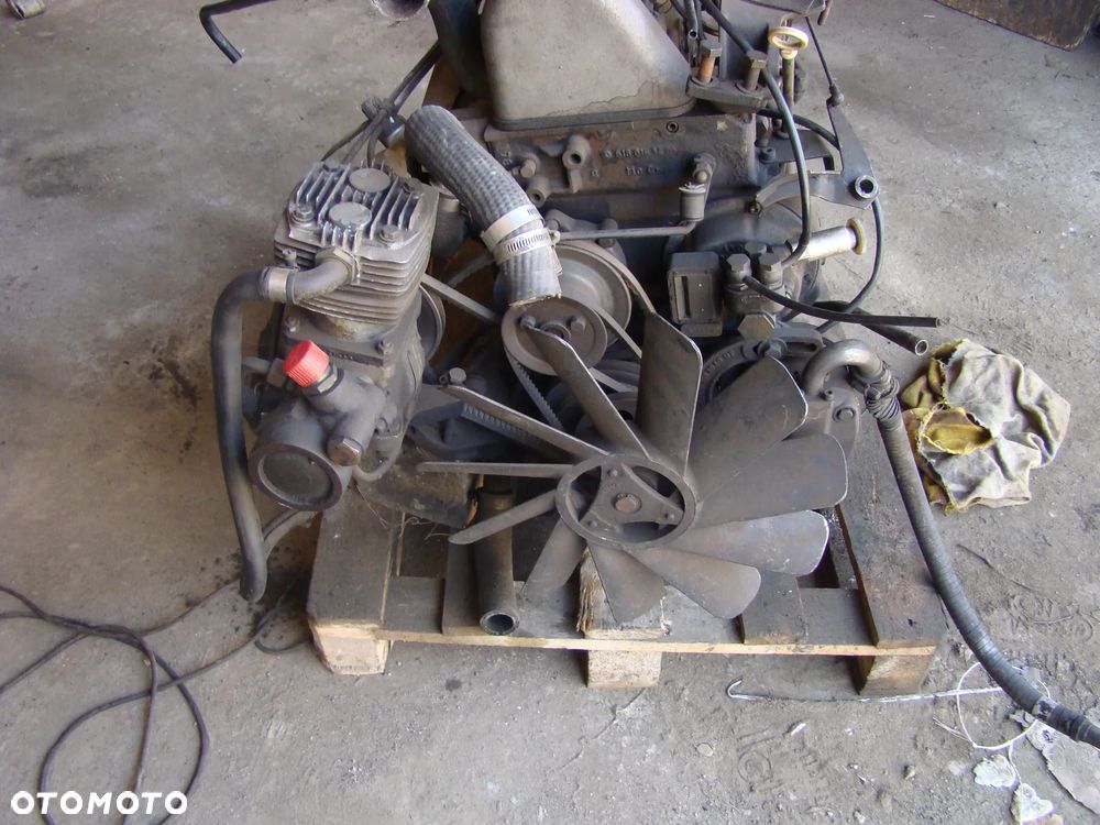 Mercedes-Benz Silnik 615.933 – Oryginalny Tauschaggregat, Stan Bardzo Dobry - 5