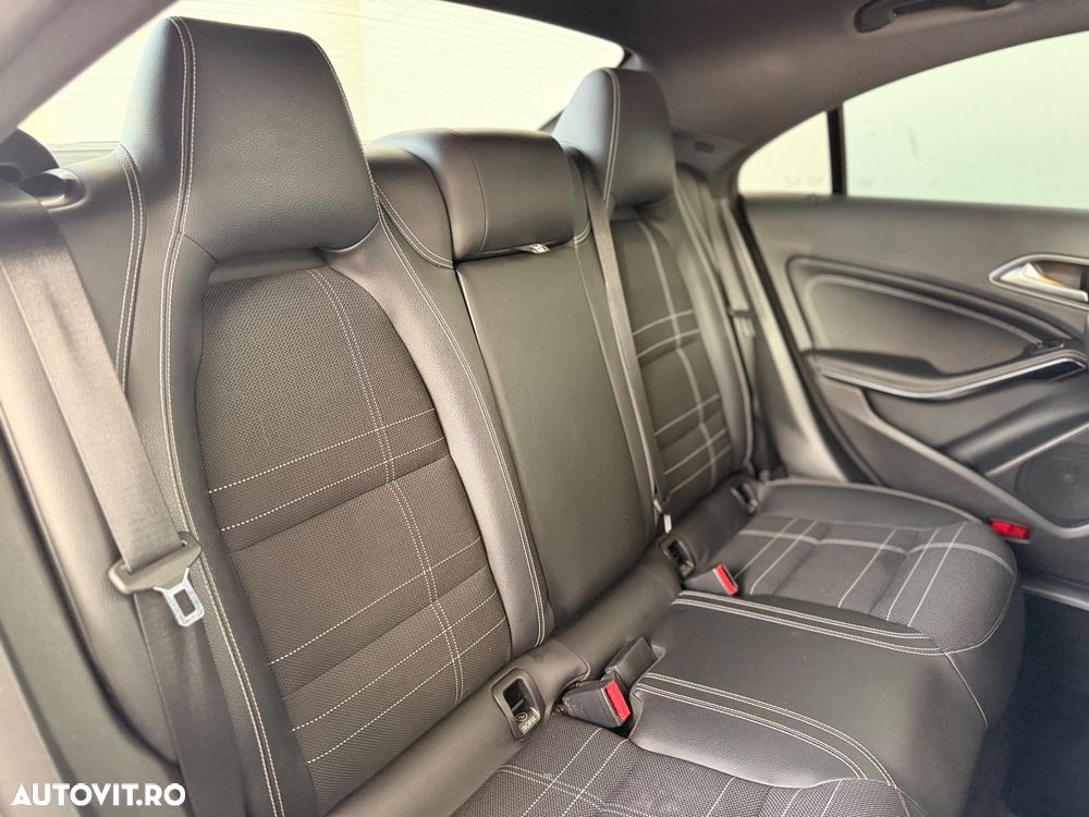 Mercedes-Benz CLA 180 UrbanStyle Edition - 30