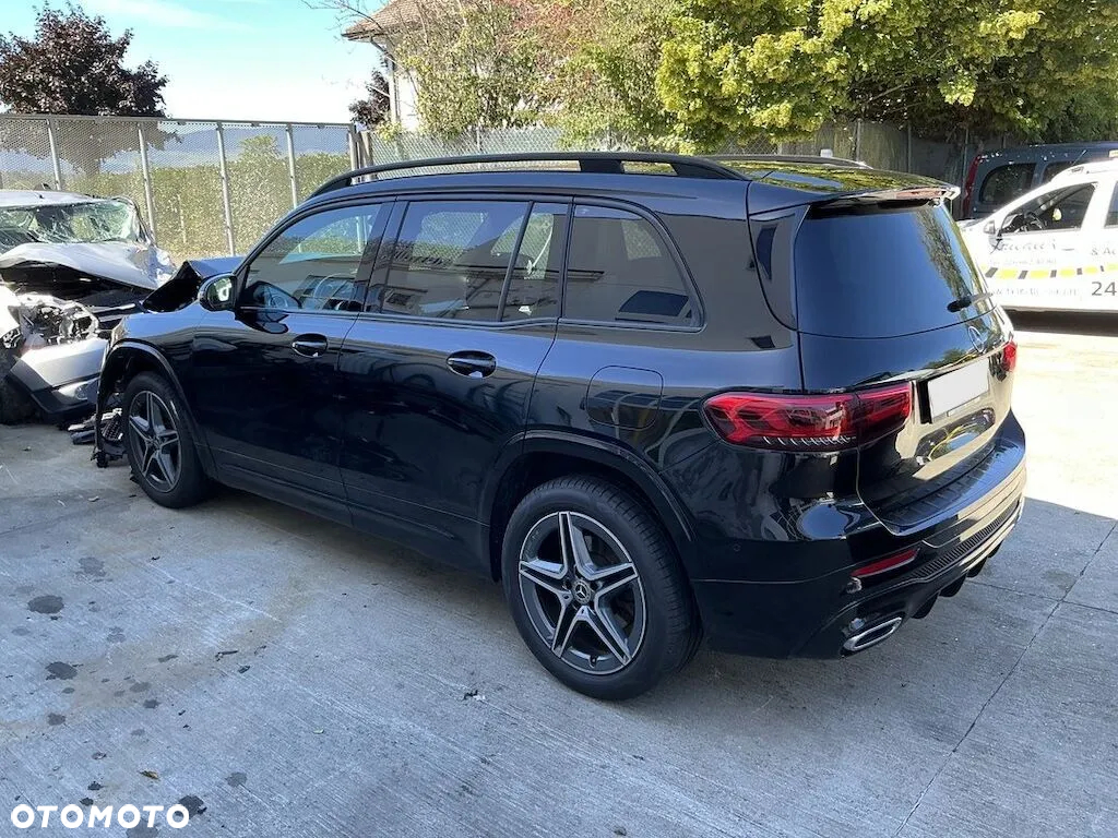Mercedes-Benz GLB 250 4-Matic 8G-DCT - 3