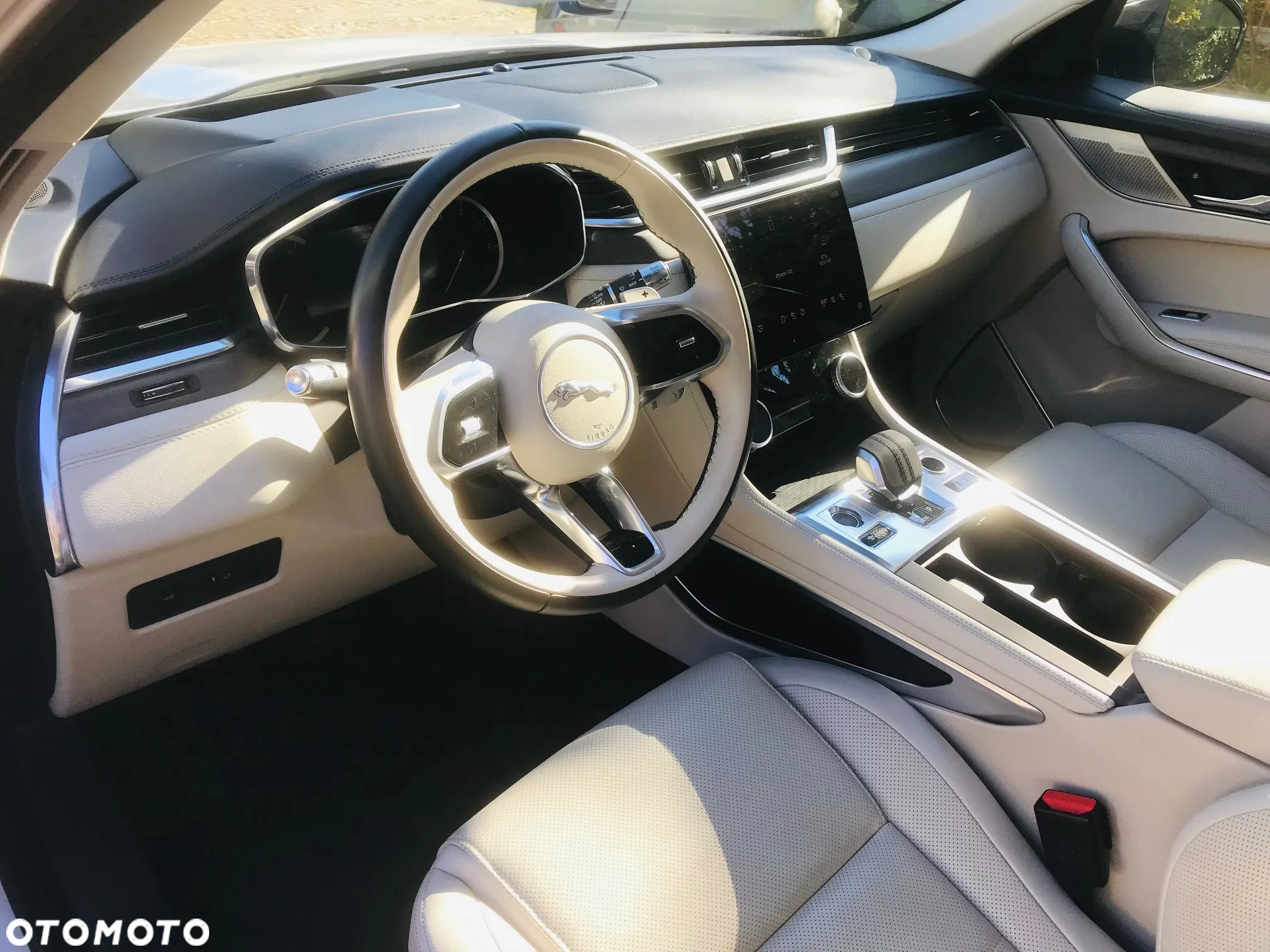 Jaguar F-Pace - 5