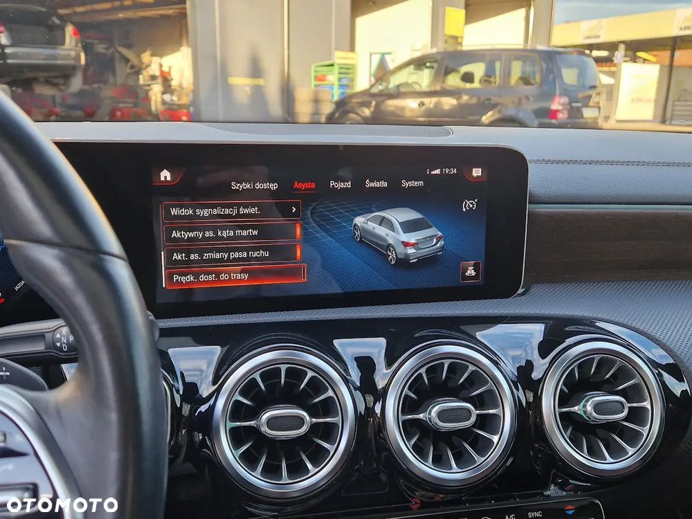 Mercedes-Benz Klasa A 220 4Matic 7G-DCT AMG Line - 17