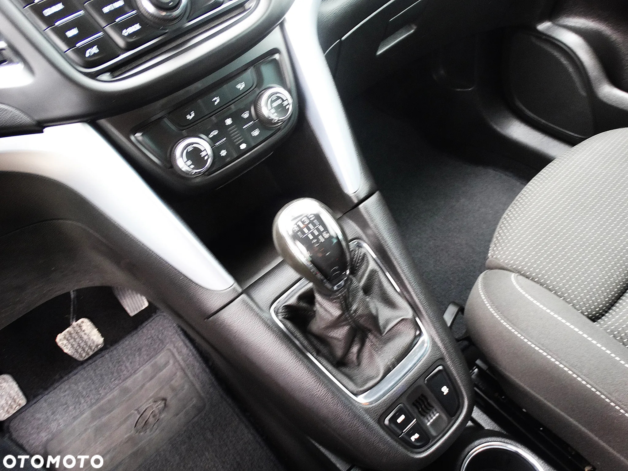 Opel Zafira 1.4 T Elite - 26