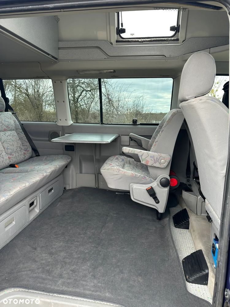 Volkswagen Multivan - 9