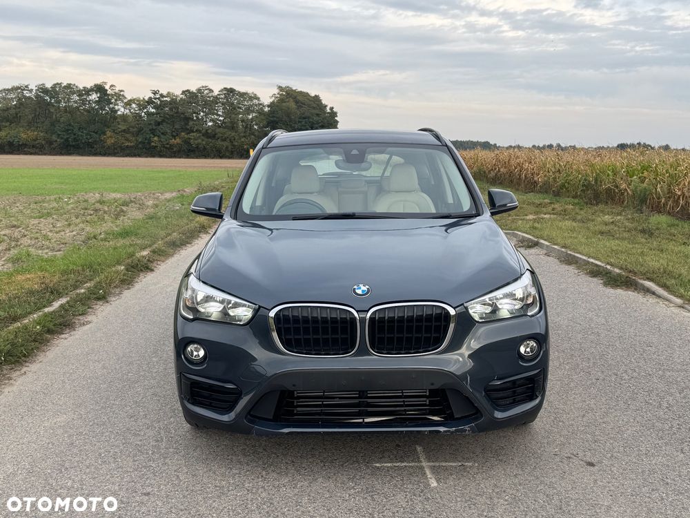 BMW X1 xDrive20d Sport Line - 3