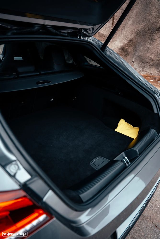 Mercedes-Benz CLA 250 e Shooting Brake AMG Line - 23