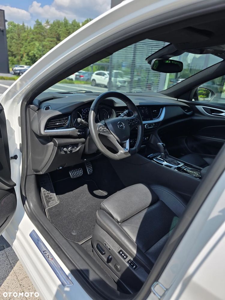 Opel Insignia 2.0 T 4x4 GSi + S&S - 12