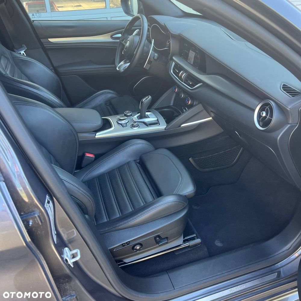 Alfa Romeo Stelvio 2.0 Turbo Veloce Q4 - 8
