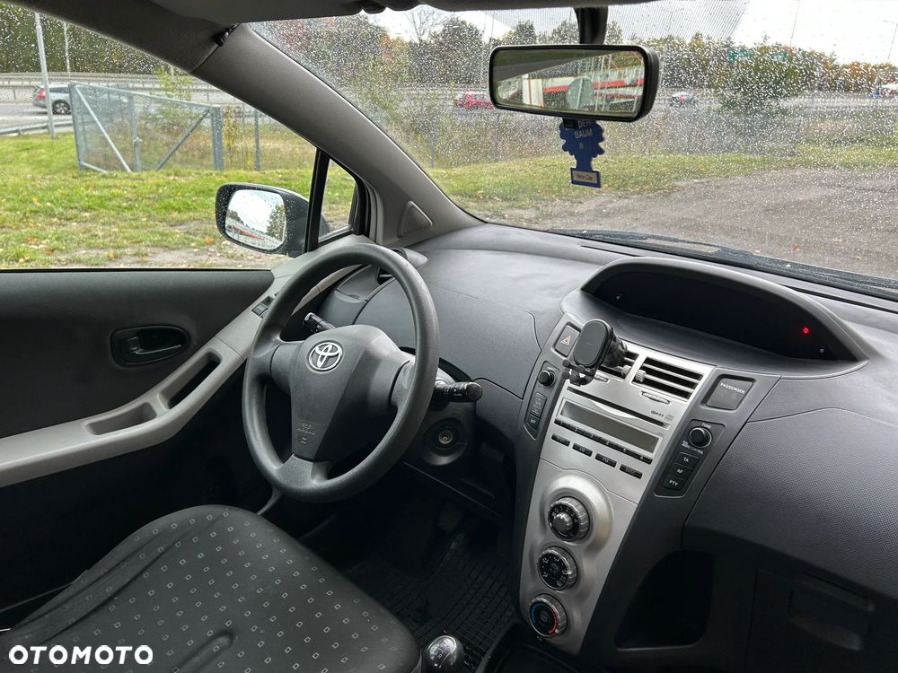 Toyota Yaris 1.3 Luna - 5