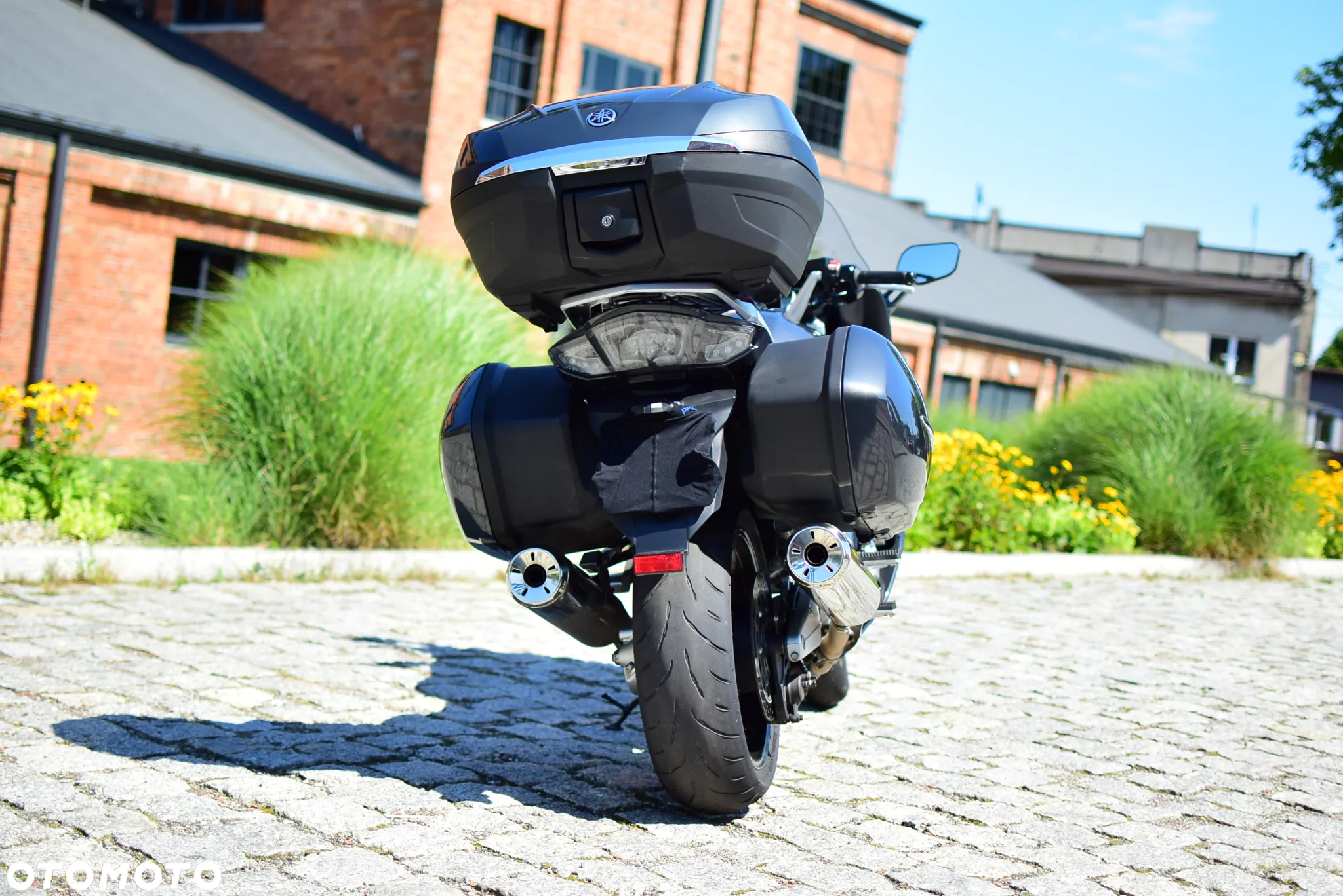 Yamaha FJR - 11
