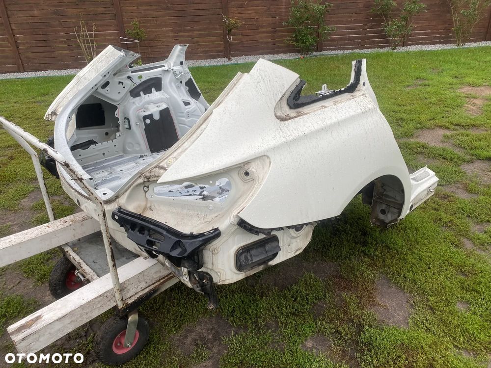 MERCEDES cla 117 shooting brake kombi tyl karoseri cwiartka prawa lewa kolor 650 - 1