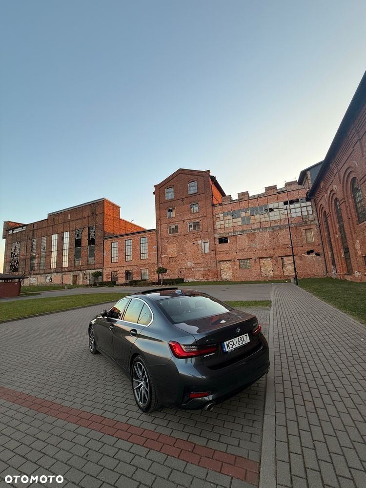 BMW Seria 3 330i xDrive Sport Line - 39