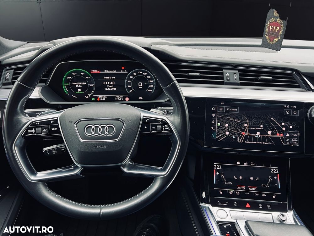 Audi e-tron 55 quattro S line - 12