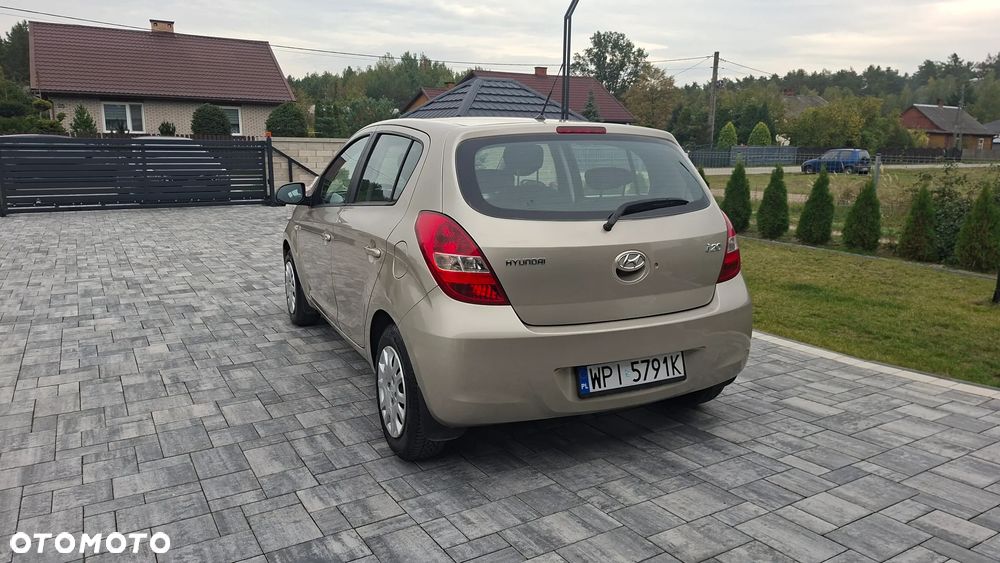 Hyundai i20 - 16
