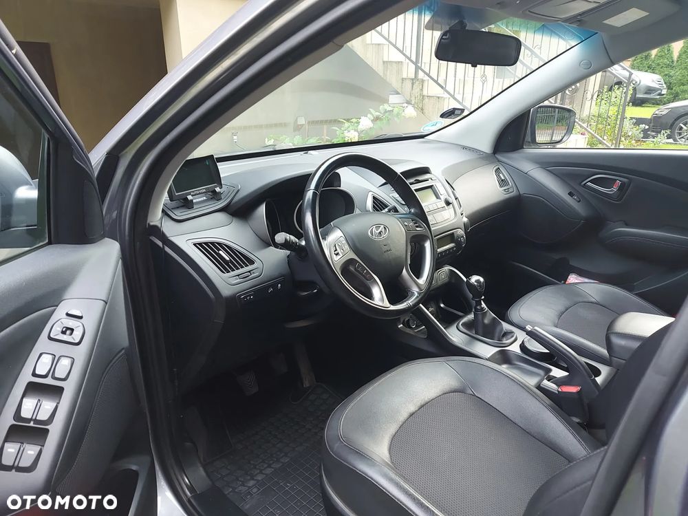 Hyundai ix35 1.6 2WD Fifa World Cup Edition - 9