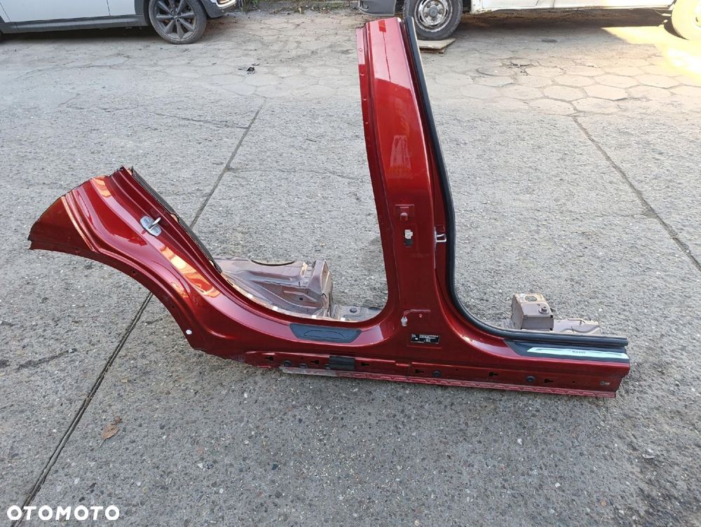 BMW F48 X1 PRAWY SŁUPEK PRÓG - 1