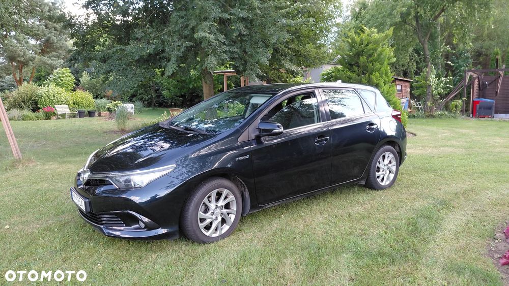 Toyota Auris 1.8 HSD Luna - 1