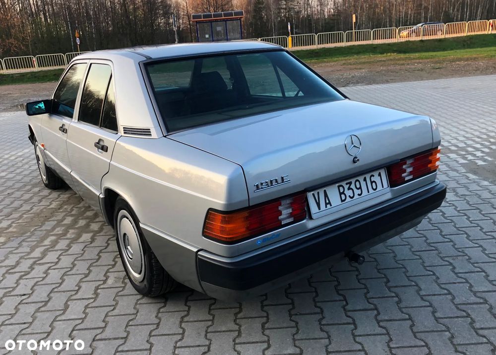 Mercedes-Benz W201 (190) - 3