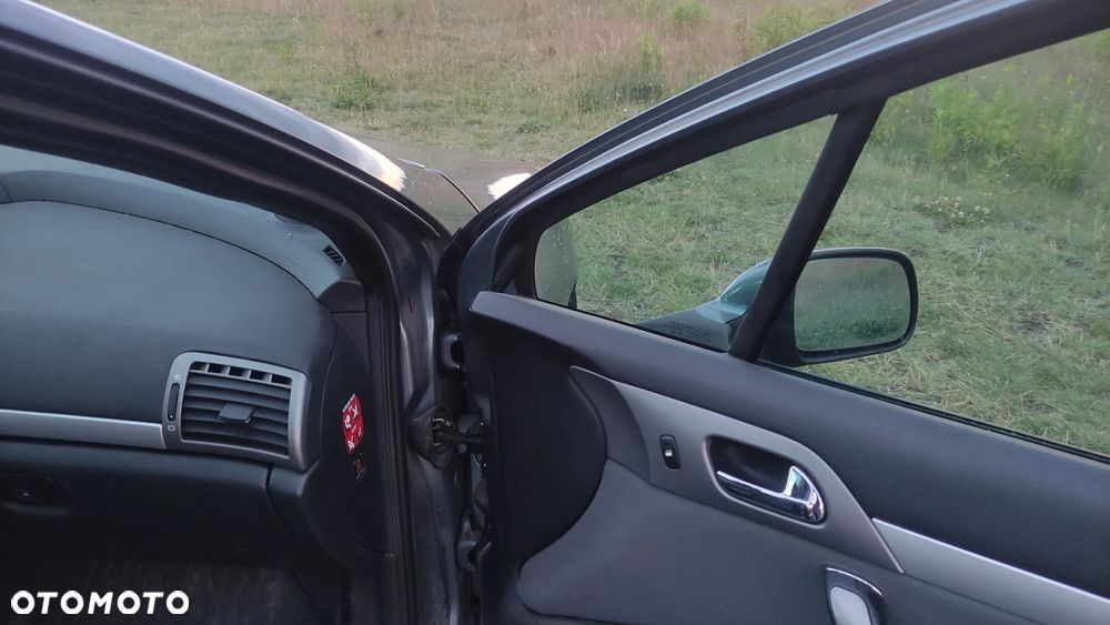 Peugeot 407 - 9