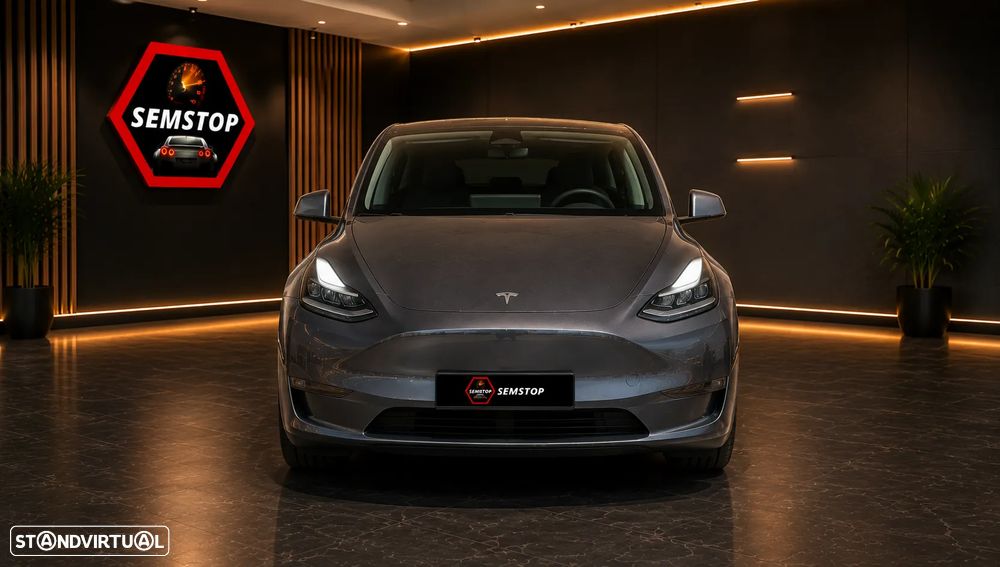 Tesla Model Y Long Range Dual Motor AWD - 4
