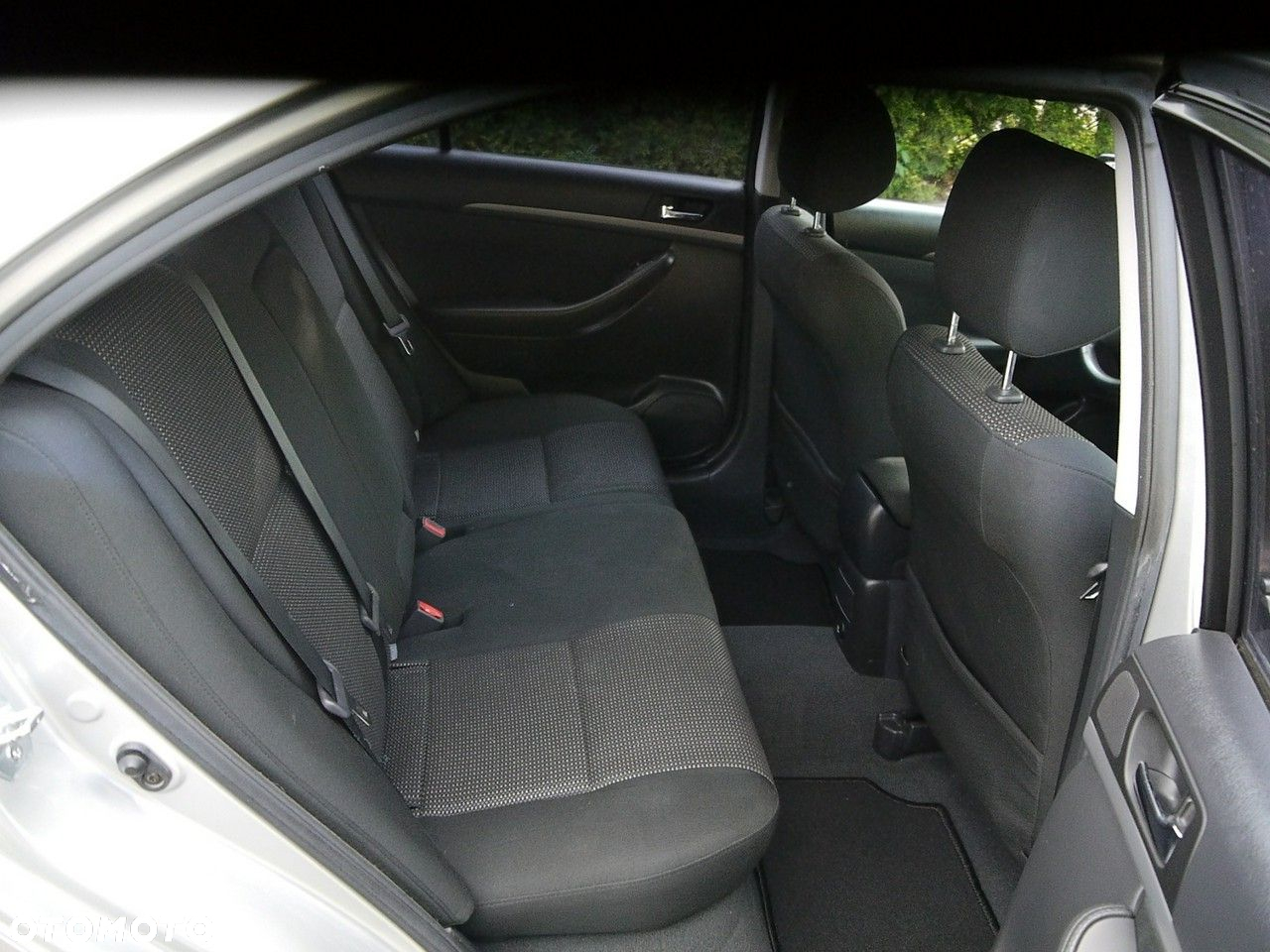 Toyota Avensis 1.8 VVT-i Sol - 26