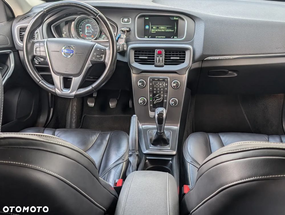 Volvo V40 Cross Country - 2
