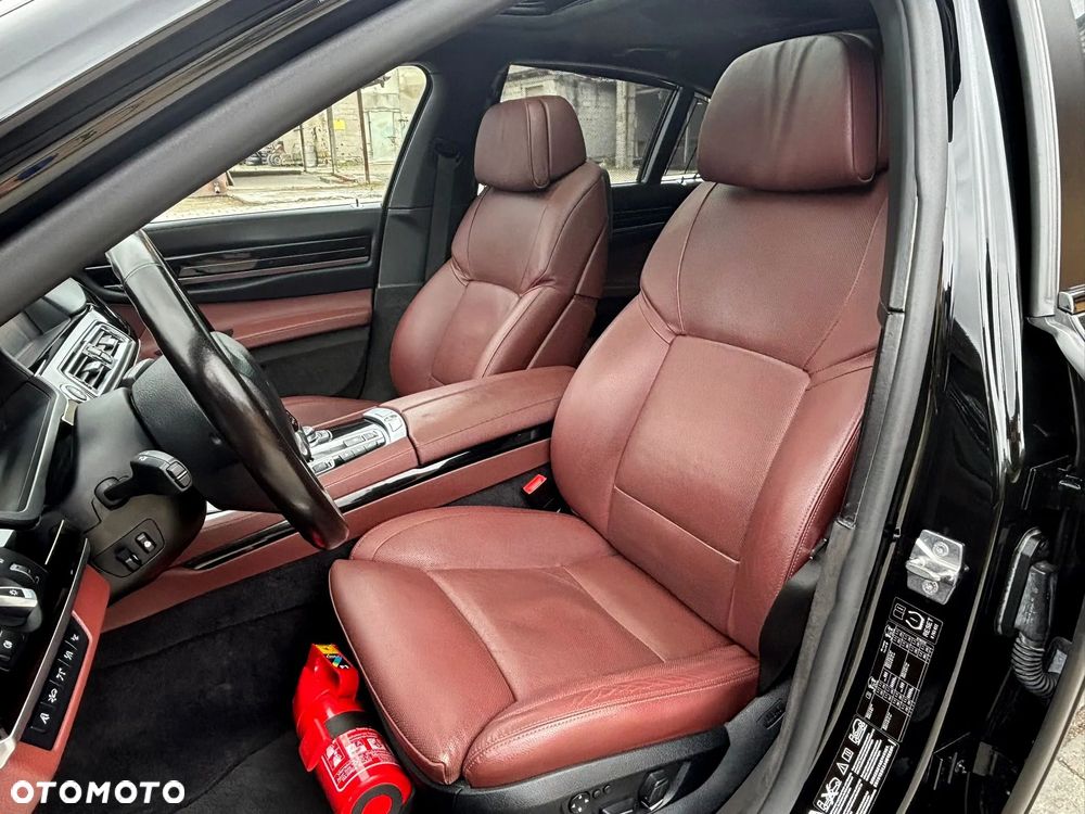 BMW Seria 7 750i L xDrive - 5
