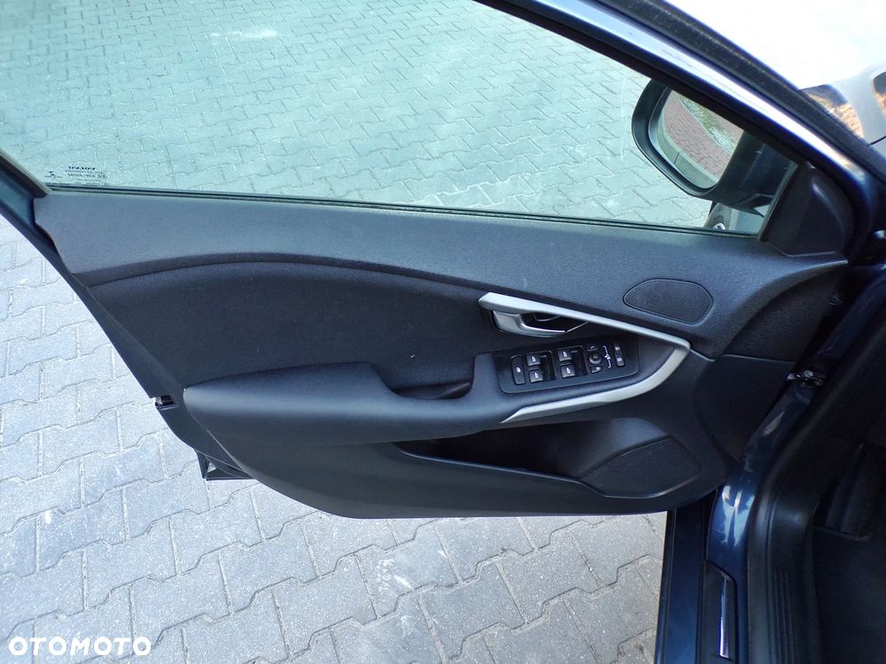 Volvo V40 D2 Momentum - 17