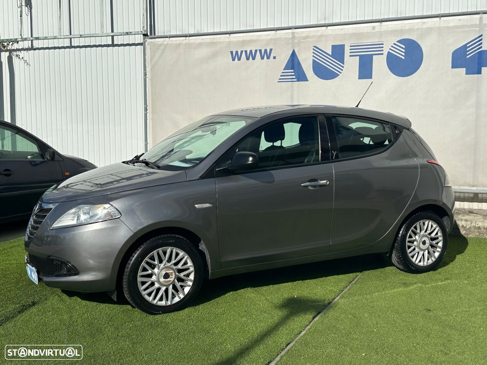 Lancia Ypsilon 1.3 M-jet S&S Silver - 4