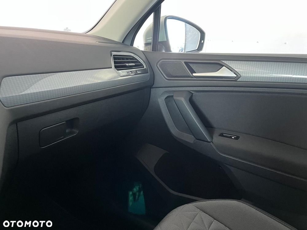 Volkswagen Tiguan - 17