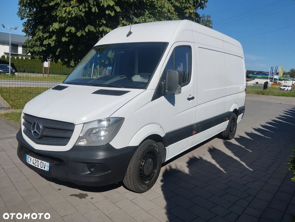 Mercedes-Benz Sprinter - 2