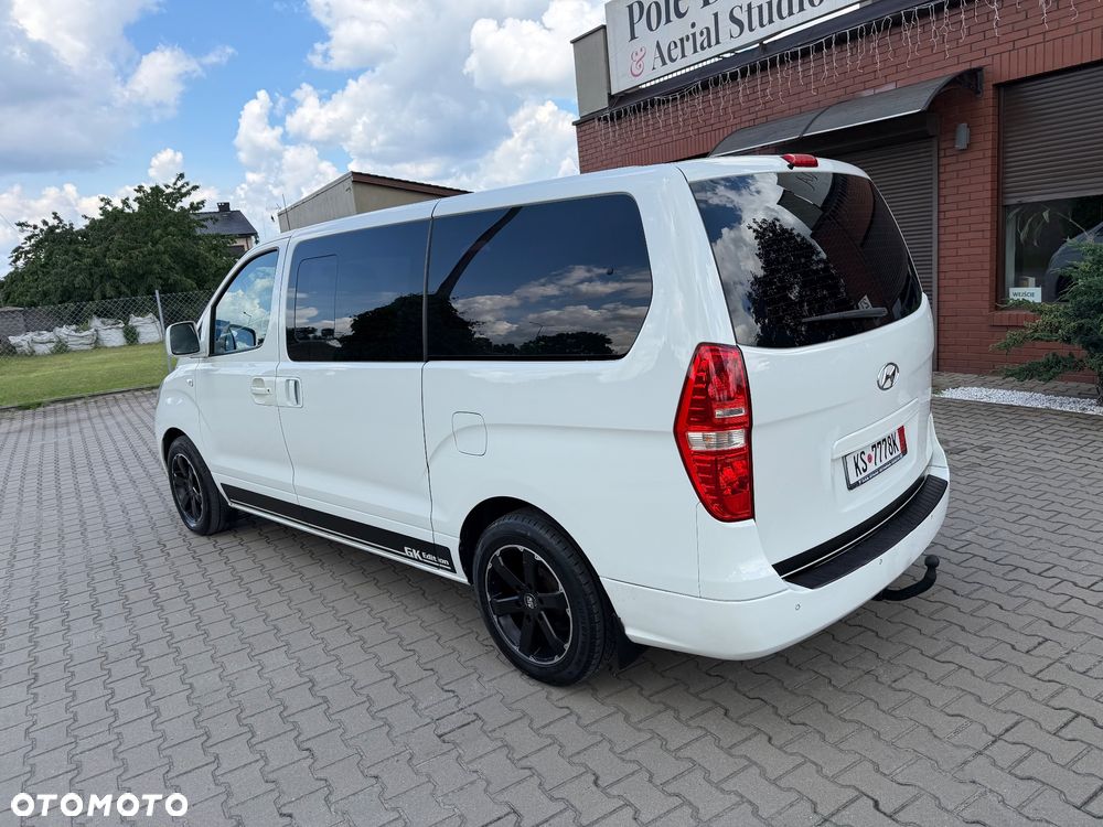 Hyundai H-1 Cargo teilverglast HK - 12