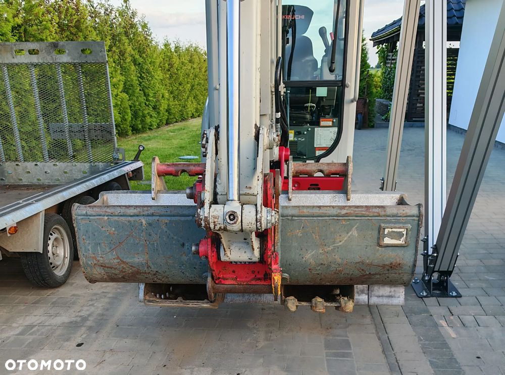 Takeuchi TB225 - 25