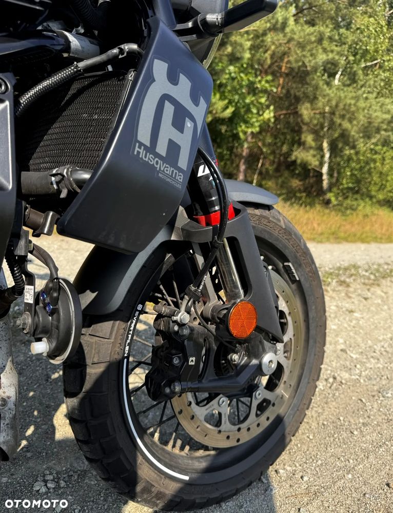 Husqvarna Svartpilen - 19