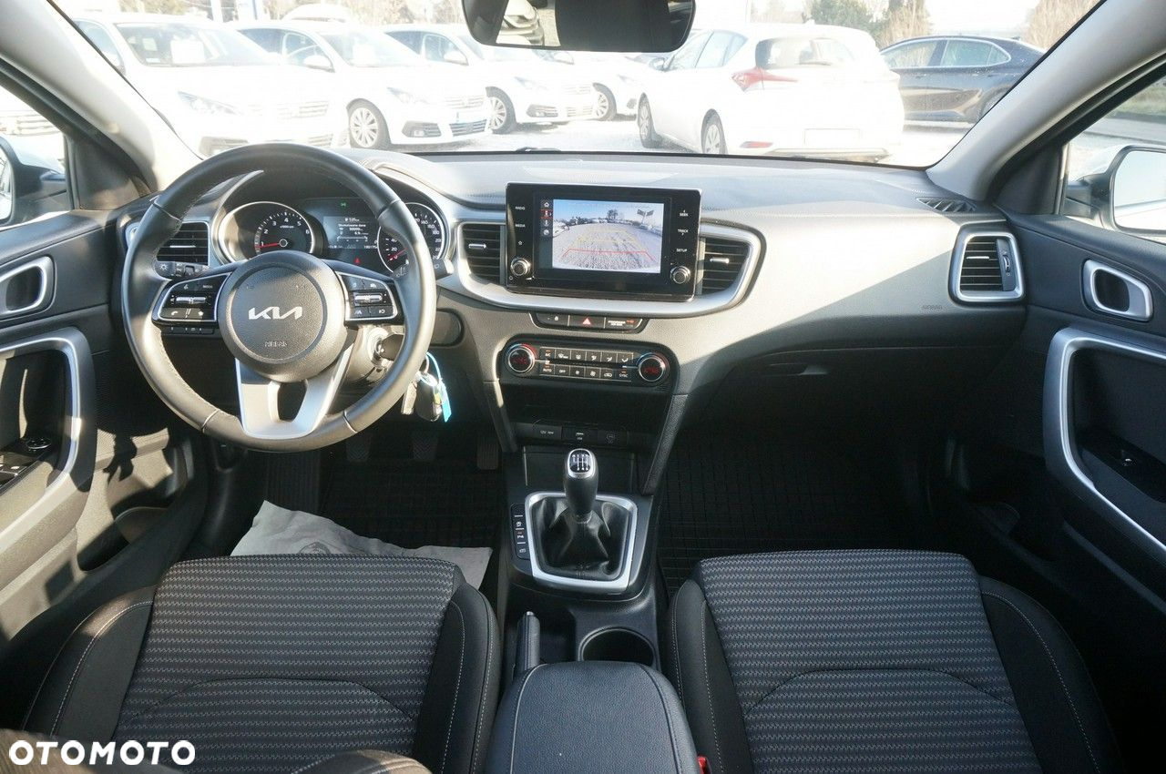 Kia Ceed 1.5 T-GDI M - 11