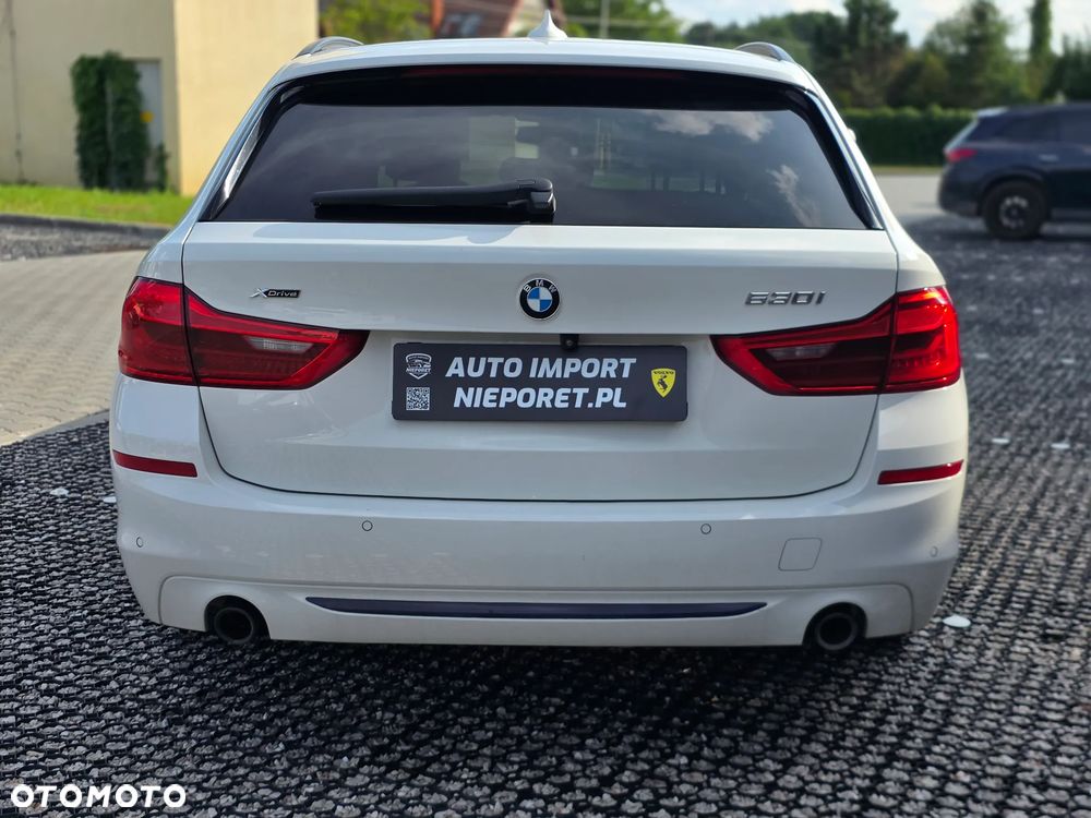 BMW Seria 5 530i xDrive Sport Line - 22
