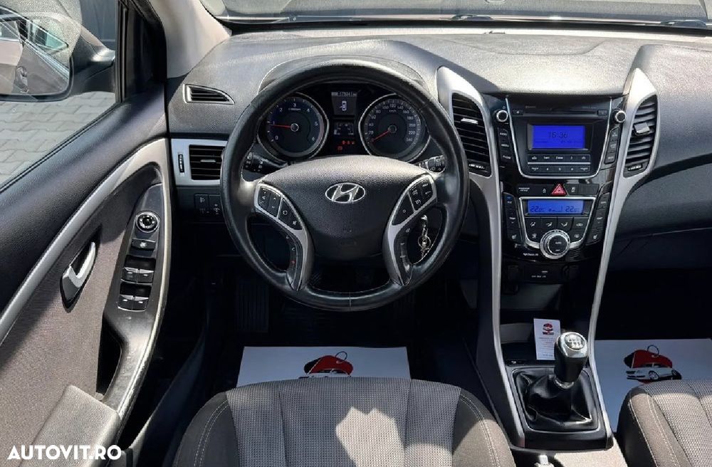 Hyundai i30 1.6 MPi Highway - 9