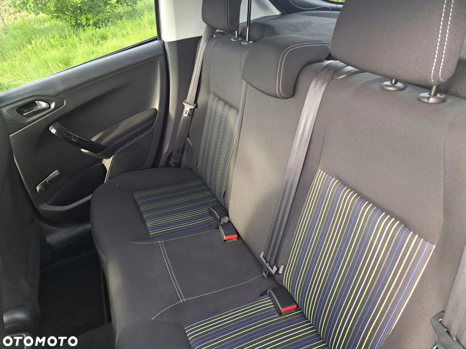 Peugeot 208 1.2 PureTech Allure - 15