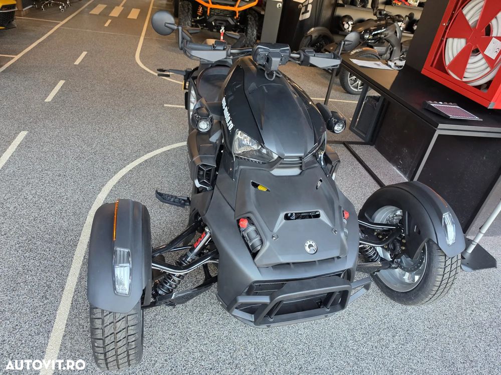 Can-Am Ryker 900 - 8