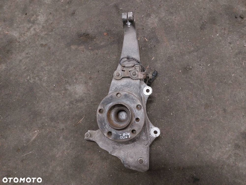 PIASTA ZWROTNICA LEWY PRZÓD BMW F10 520d - 1