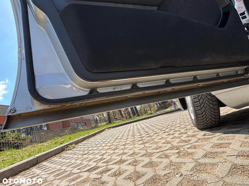 Mercedes-Benz Klasa E - 32