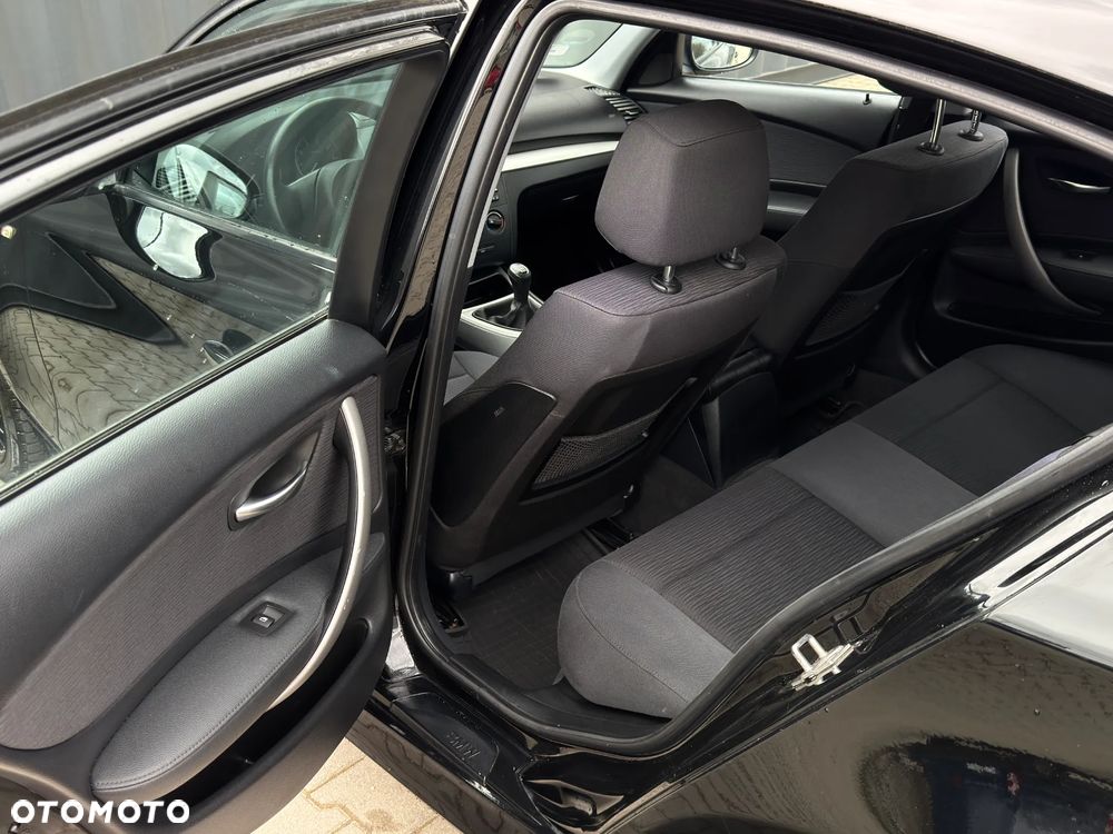 BMW Seria 1 - 15