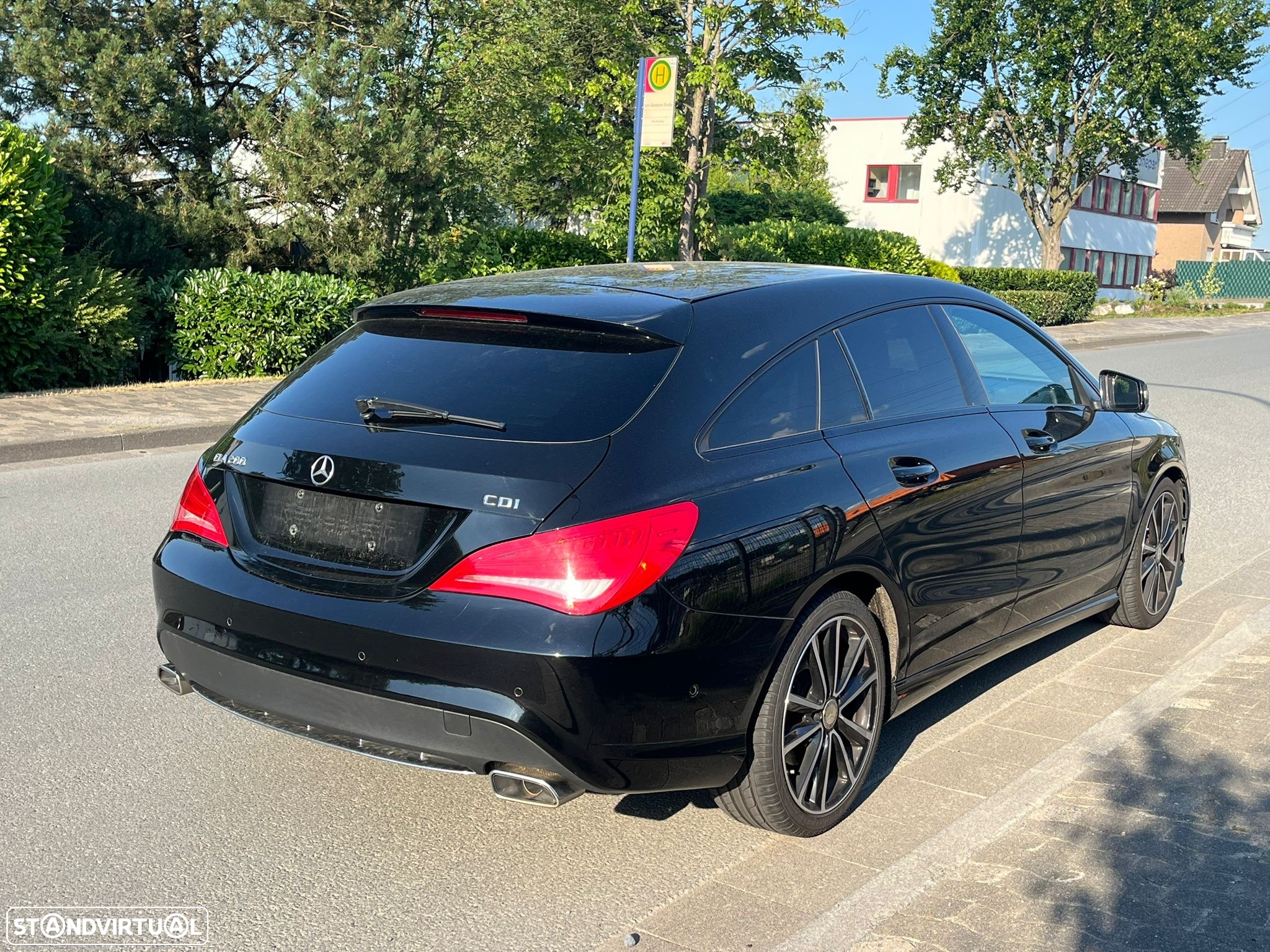 Mercedes-Benz CLA 200 d Shooting Brake Urban - 3