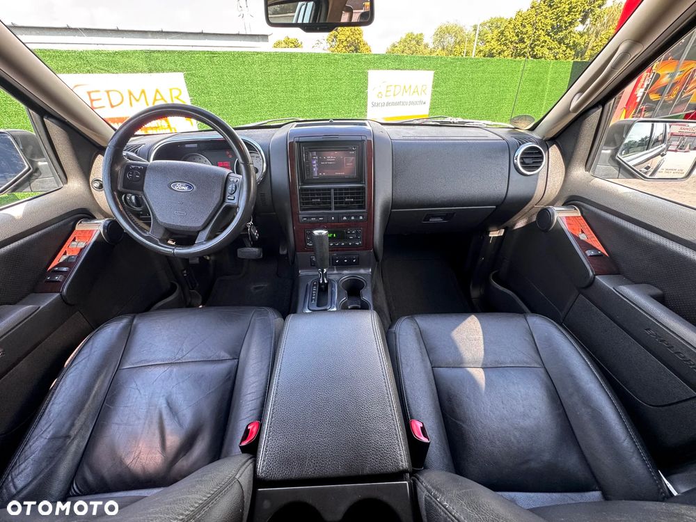 Ford Explorer 4.6 4WD - 29