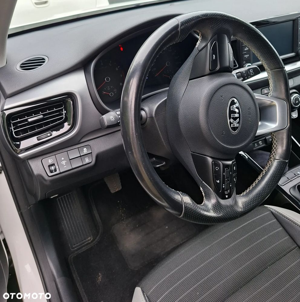 Kia Stonic 1.4 L - 6