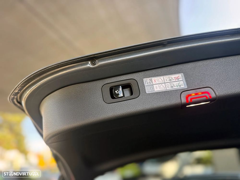 Mercedes-Benz C 300 e AMG Line - 44