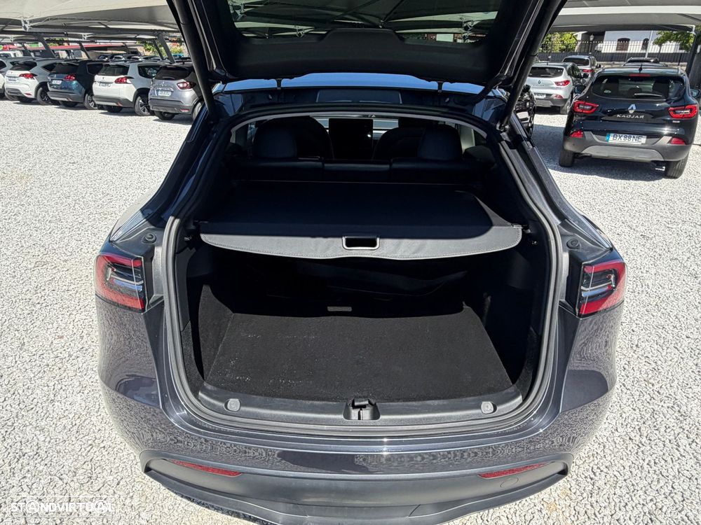 Tesla Model Y Long Range Tração Integral - 18